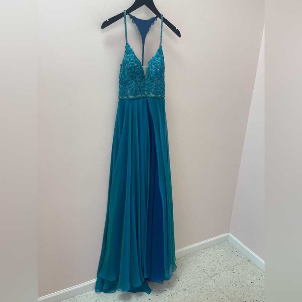 Size 0 ellie wilde Teal Formal Dress